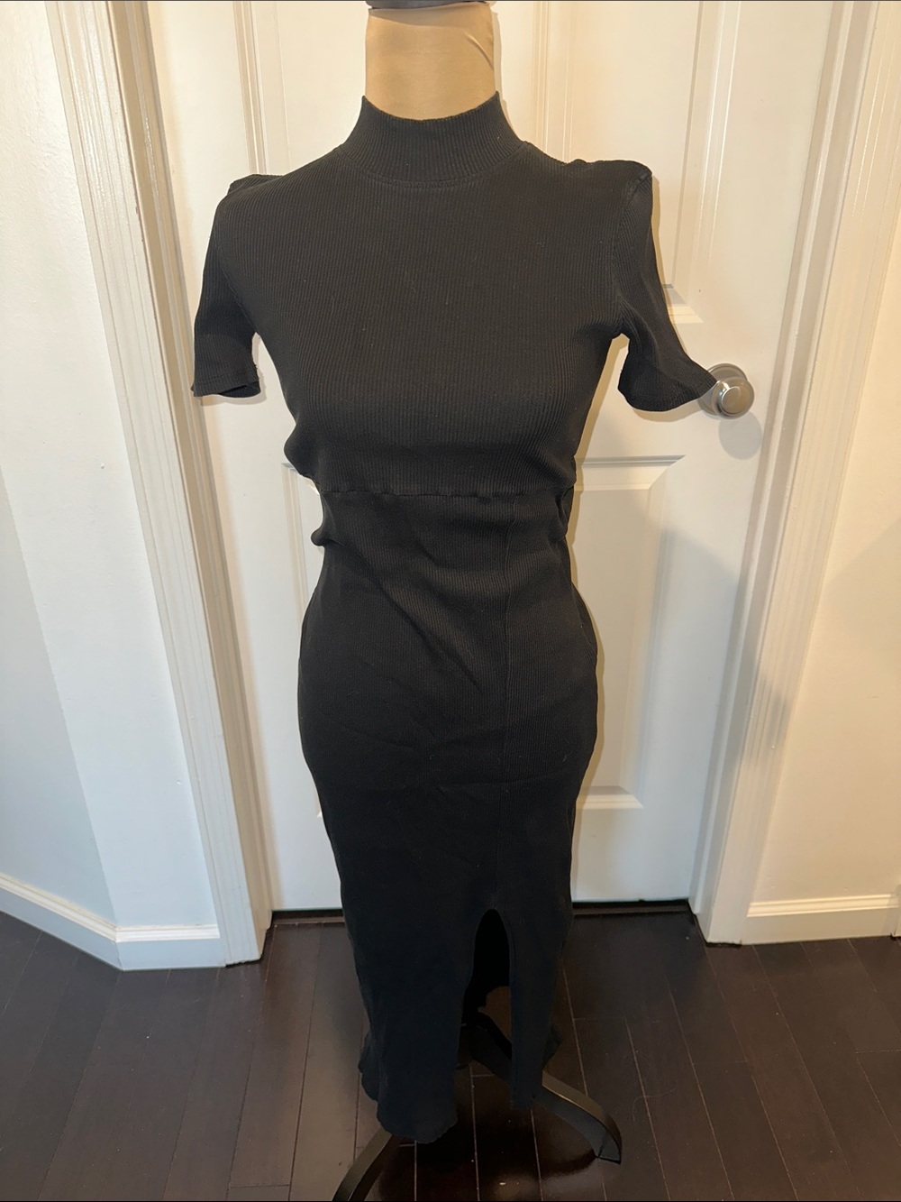 Zara Black Ribbed Mock-Neck Midi Dress with Short Sleeves and Front Slit